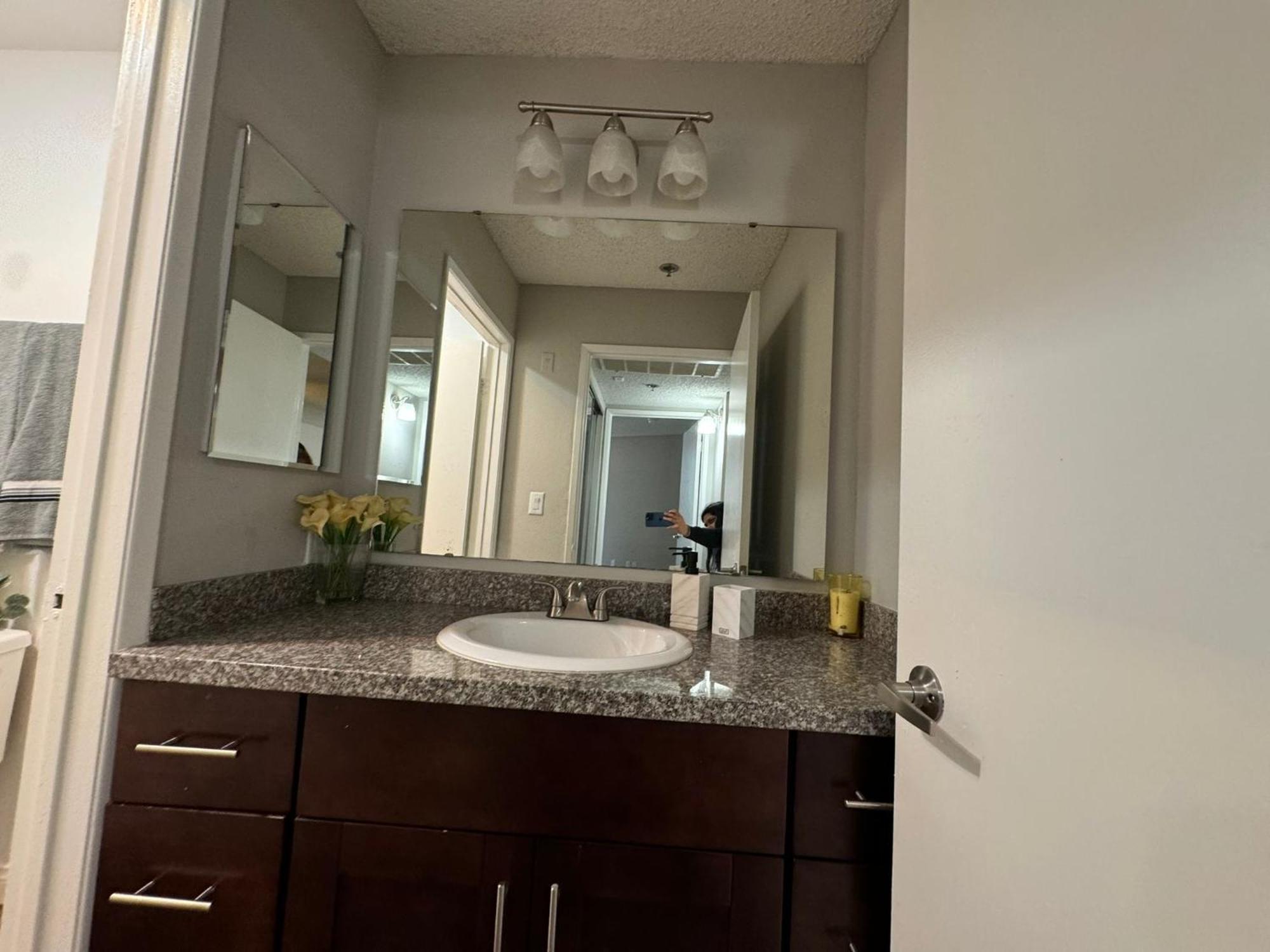 Incredible Two Bedroom Hollywood Apartments Free Parking Los Angeles Esterno foto