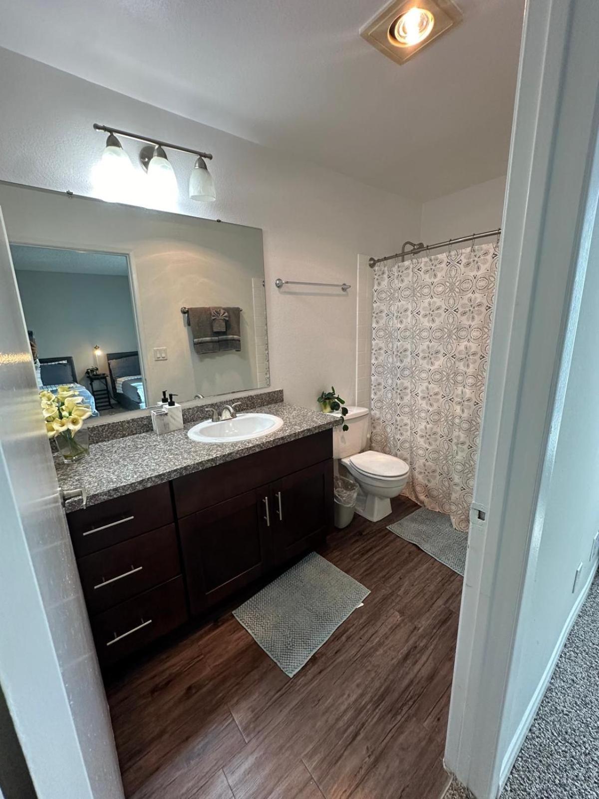 Incredible Two Bedroom Hollywood Apartments Free Parking Los Angeles Esterno foto