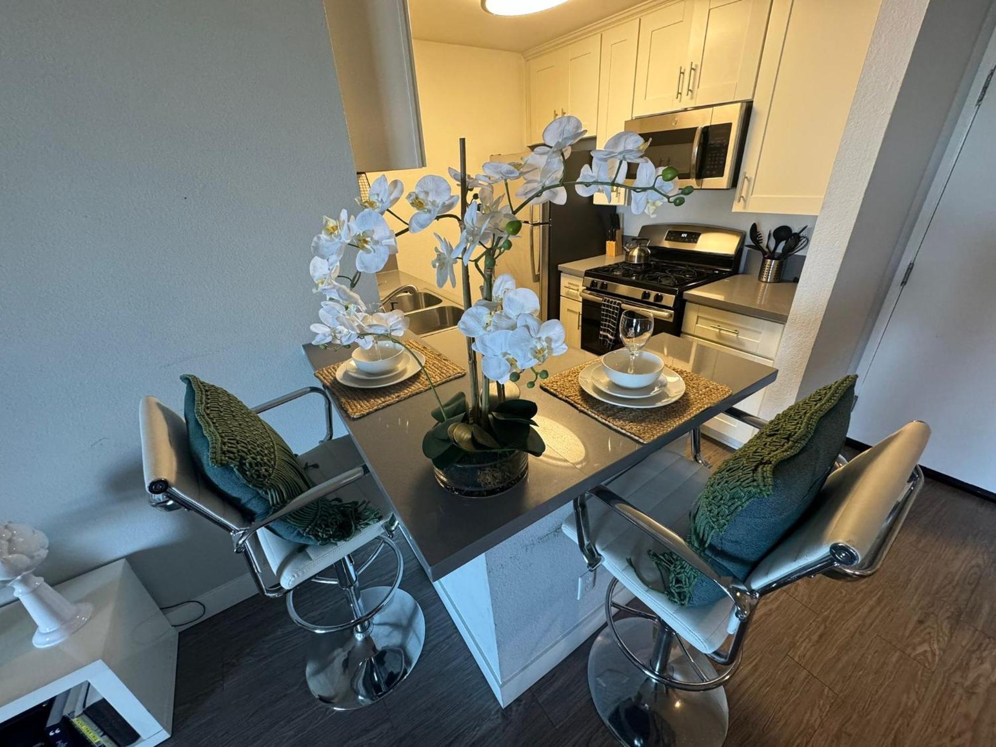 Incredible Two Bedroom Hollywood Apartments Free Parking Los Angeles Esterno foto